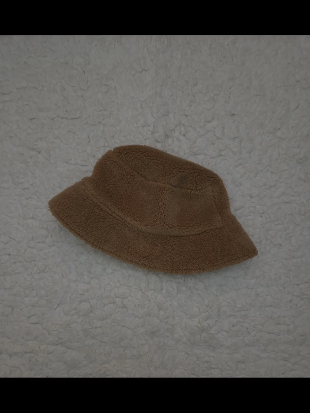 GAP Plush Bucket Hat in Camel